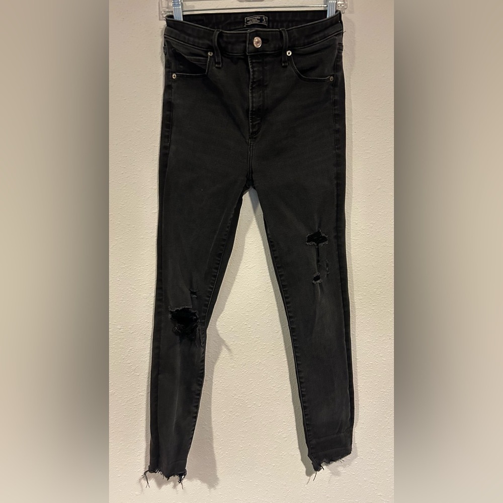 Abercrombie & Fitch Black Skinny Distressed Jeans Size 4